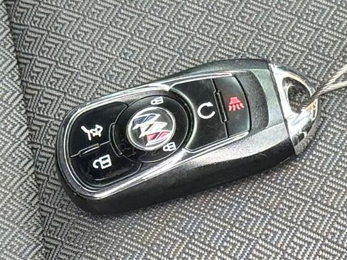 Used 2025 Buick Encore GX Preferred AWD/4WD image 25