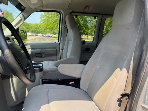 Used 2010 Ford E-350 and Econoline 350 XL RWD image 26