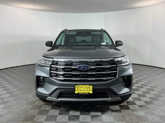 Used 2026 Ford Explorer Active w/ Active Comfort Package AWD/4WD image 2