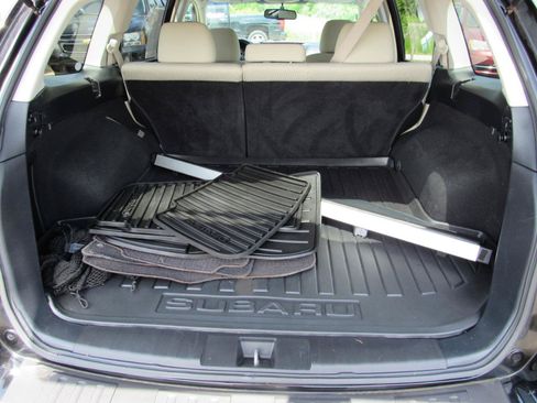Used 2011 Subaru Outback 2.5i Premium AWD/4WD image 15