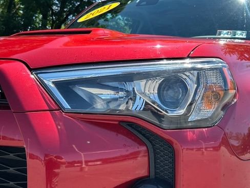 Used 2021 Toyota 4Runner TRD Off-Road Premium w/ Moonroof Package AWD/4WD image 9