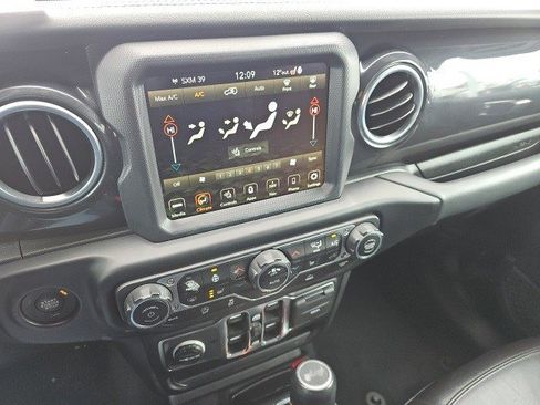 Used 2023 Jeep Wrangler Unlimited Sahara image 23