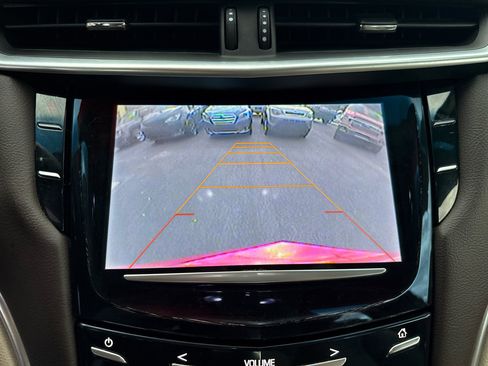 Used 2013 Cadillac XTS Premium image 19