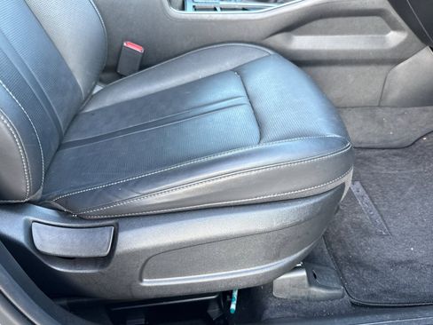 Certified 2025 Kia Sorento S image 23