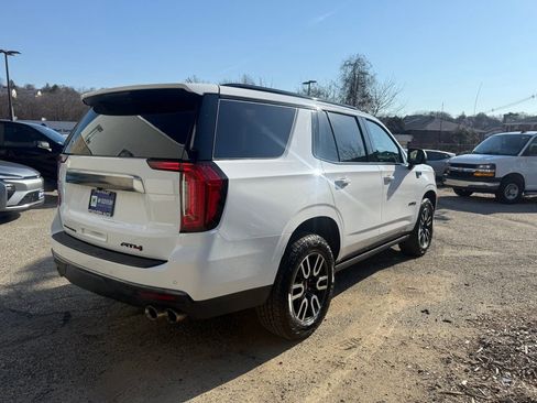 Used 2024 GMC Yukon AT4 w/ AT4 Premium Package image 8