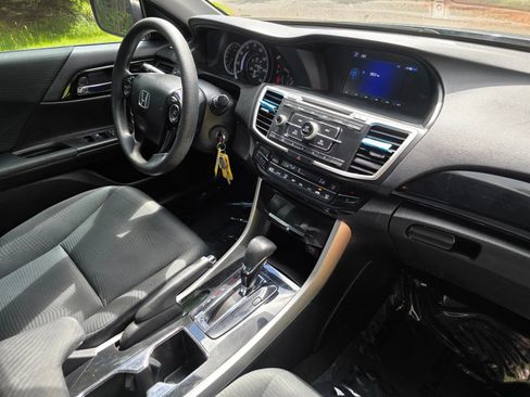 Used 2016 Honda Accord LX image 11
