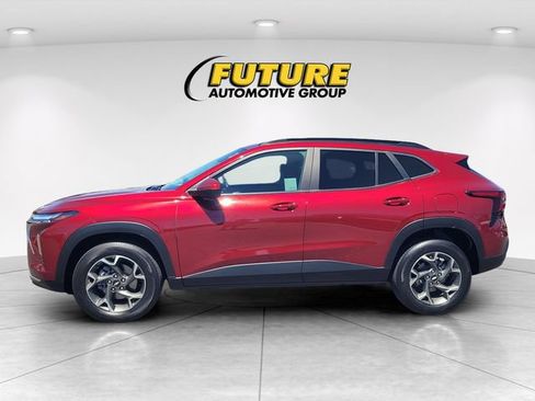 Used 2024 Chevrolet Trax LT w/ Driver Confidence Package FWD image 6