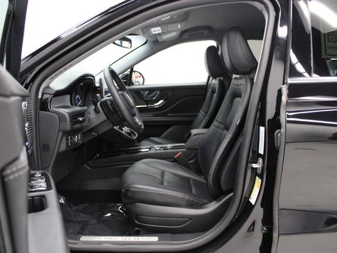 Used 2022 Lincoln Corsair AWD w/ Equipment Group 101A image 15