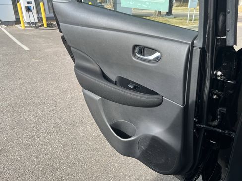 Certified 2024 Nissan Leaf SV Plus image 32