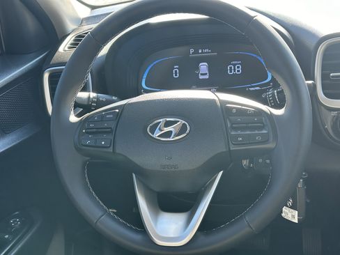Used 2023 Hyundai Venue SEL image 24