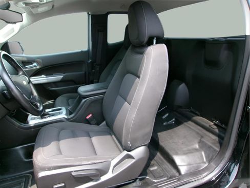 Used 2022 Chevrolet Colorado LT w/ Fleet Safety Package image 11