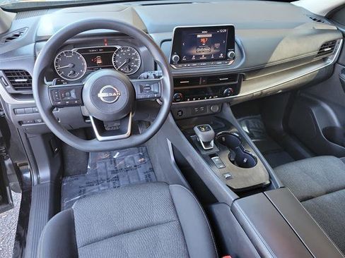 Used 2024 Nissan Rogue SV image 8