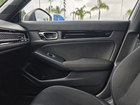 Used 2025 Honda Civic Sport image 13