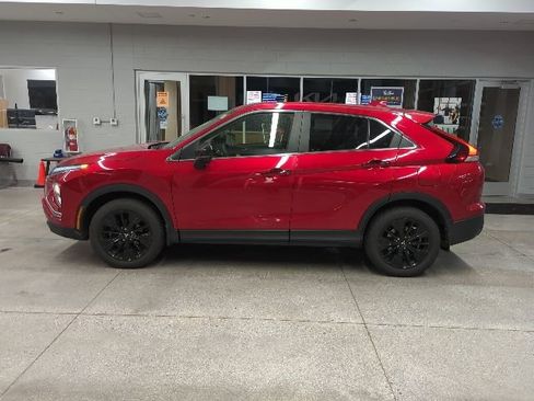 Used 2022 Mitsubishi Eclipse Cross LE AWD/4WD image 3