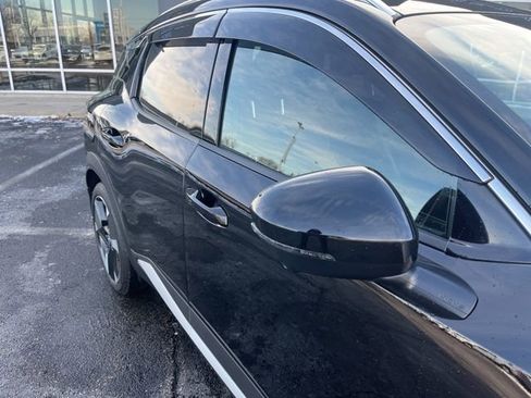 Used 2025 Nissan Kicks SR image 5