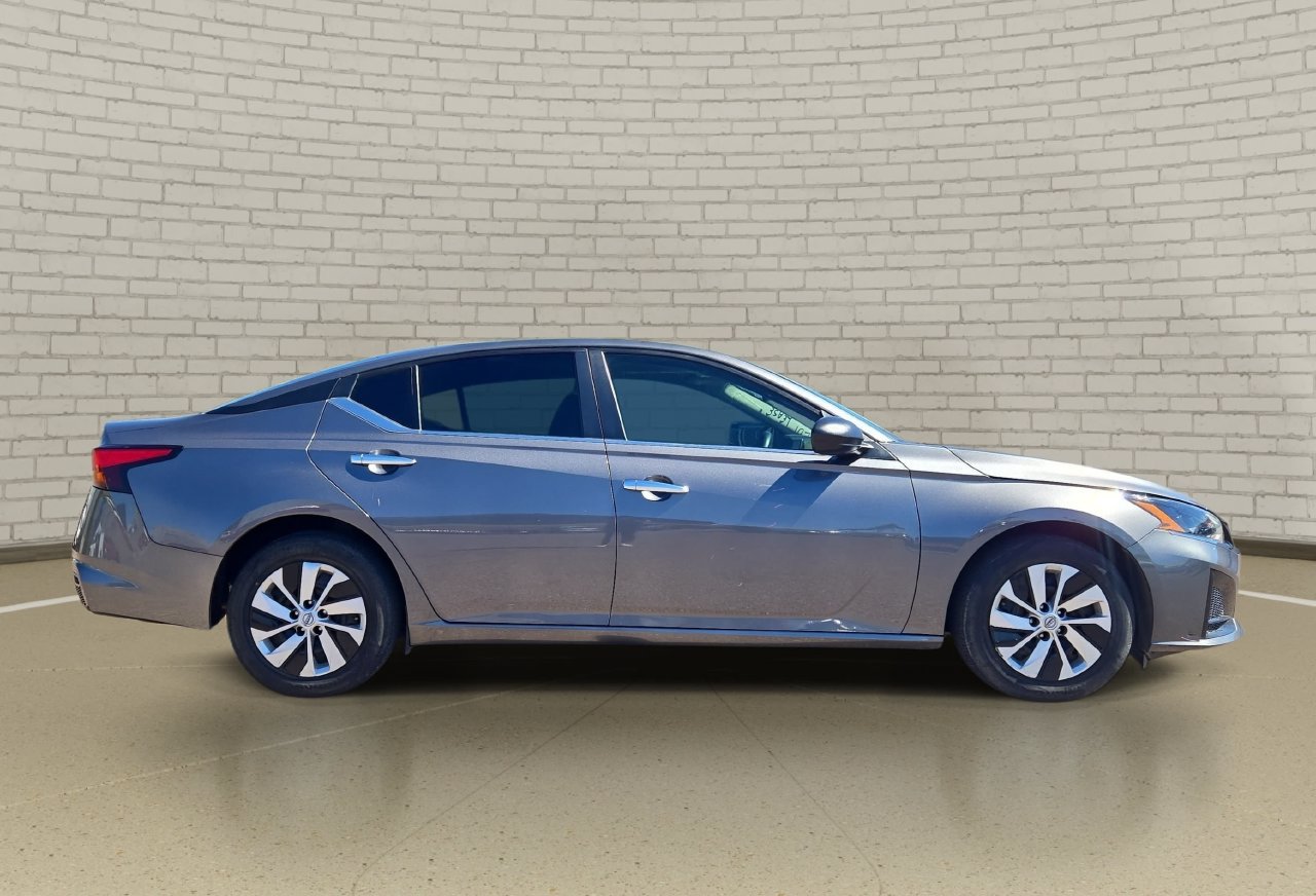 Used 2025 Nissan Altima 2.5 S FWD image 4