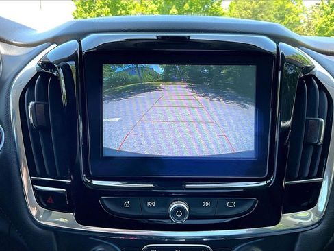 Used 2018 Chevrolet Traverse LT FWD image 13