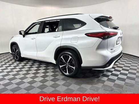 Used 2022 Toyota Highlander XSE FWD image 21