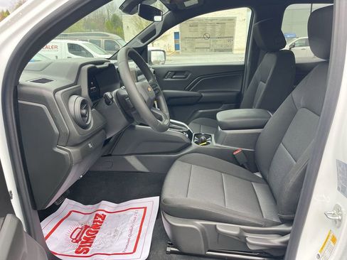 New 2025 Chevrolet Colorado W/T image 20