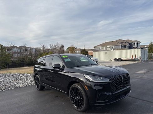 Used 2025 Lincoln Aviator Reserve w/ Equipment Group 201A image 7