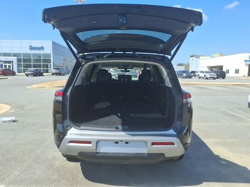 Used 2025 Nissan Pathfinder SL image 6