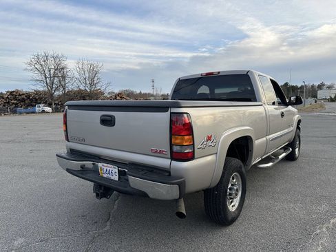Used 2007 GMC Sierra 2500 SLE w/ Snow Plow Prep Package AWD/4WD image 11