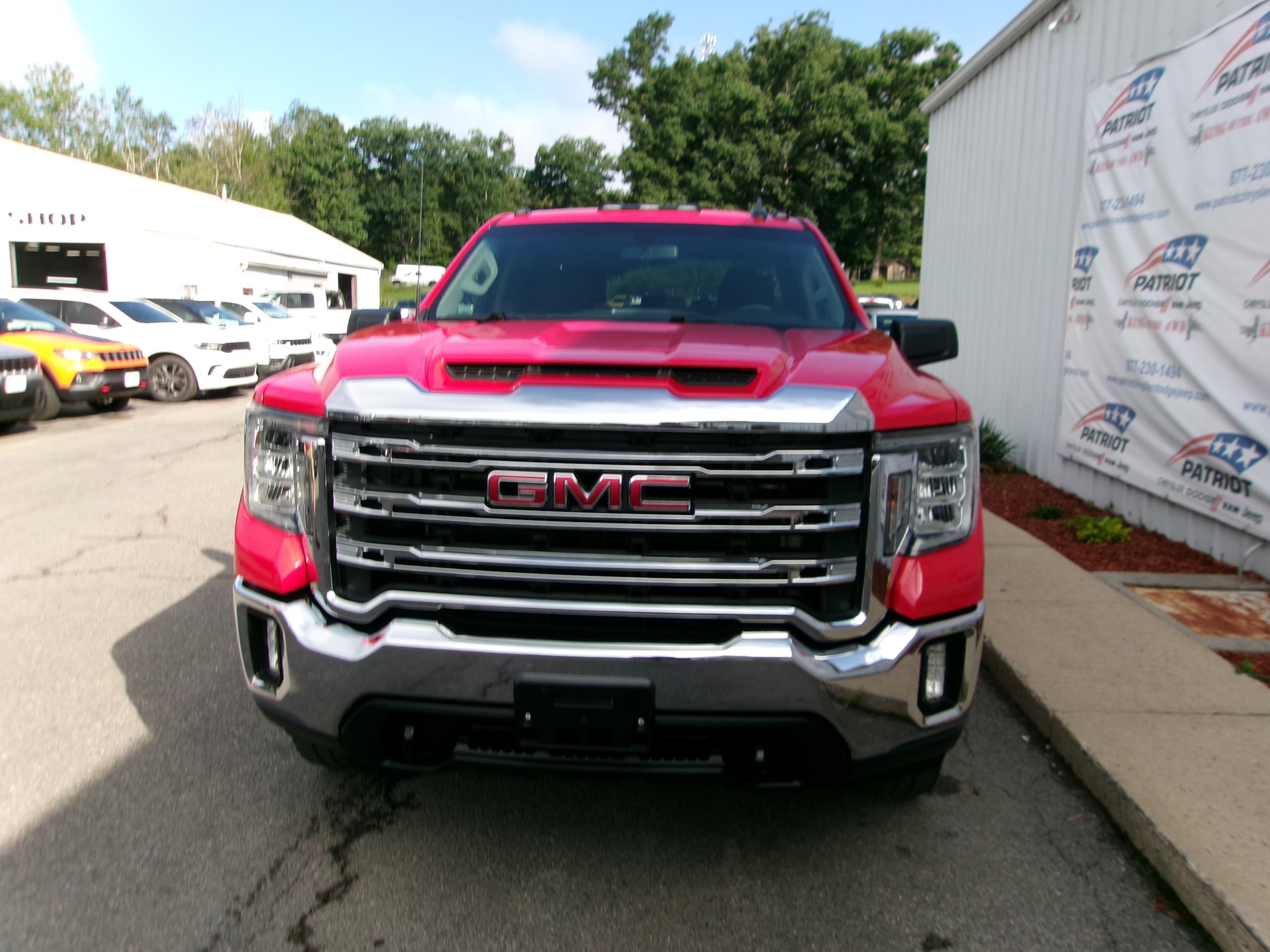Used 2020 GMC Sierra 2500 SLE w/ SLE Value Package; AWD/4WD image 4