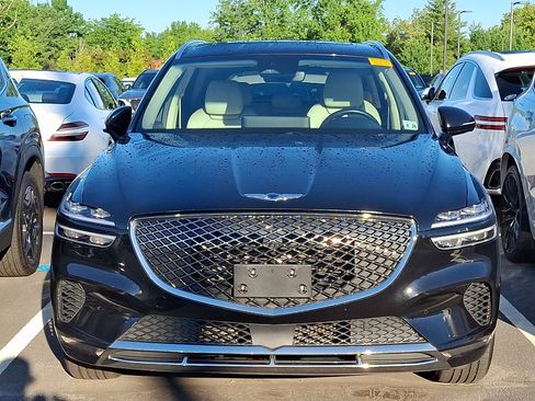 Used 2022 Genesis GV70 2.5T w/ Advanced Package AWD/4WD image 3