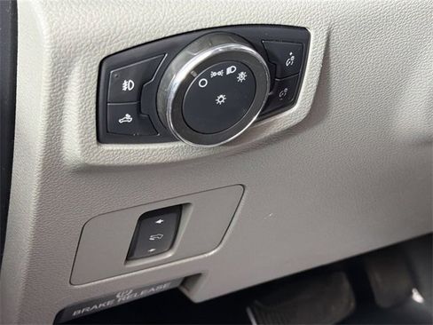 Used 2019 Ford F250 XLT w/ XLT Premium Package image 10