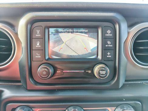 Used 2019 Jeep Wrangler Unlimited Sport w/ Cold Weather Group AWD/4WD image 4