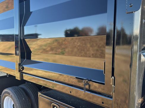 New 2024 Ford F550 4x4 SuperCab Super Duty image 10