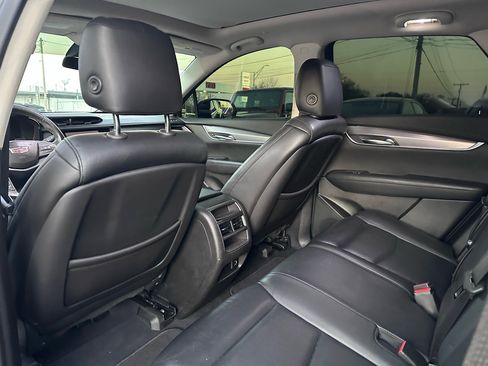 Used 2019 Cadillac XT5 Luxury image 16