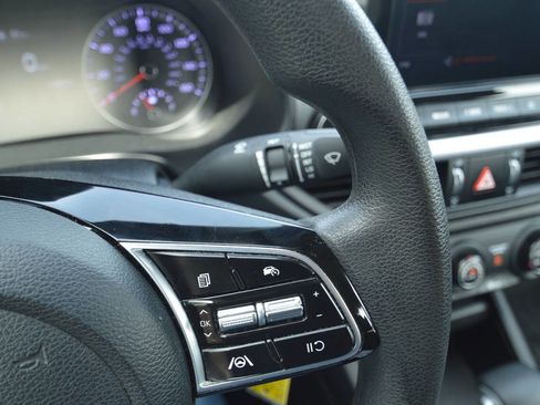 Used 2023 Kia Forte LXS w/ LXS Technology Package image 32