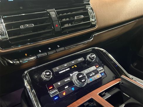 Certified 2022 Lincoln Navigator Reserve image 17