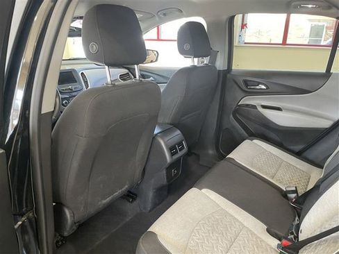 Used 2023 Chevrolet Equinox LT image 28