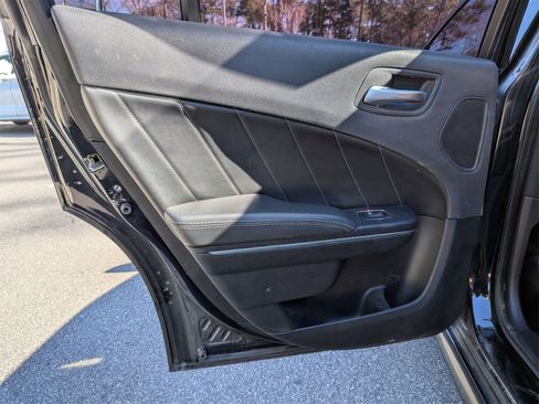 Used 2017 Dodge Charger R/T Scat Pack w/ Dynamics Package image 27