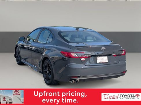 Used 2026 Toyota Camry SE FWD image 5
