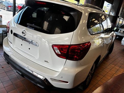 Used 2020 Nissan Pathfinder SL image 8