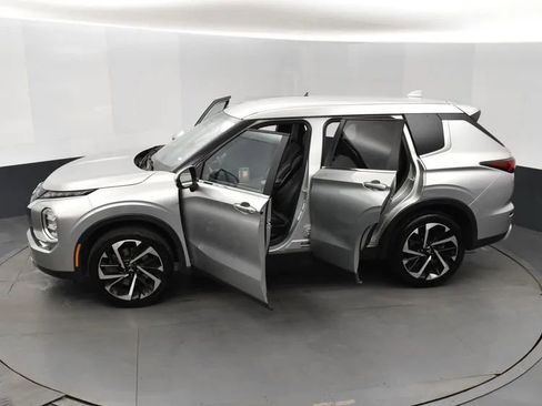 Used 2024 Mitsubishi Outlander FWD image 7