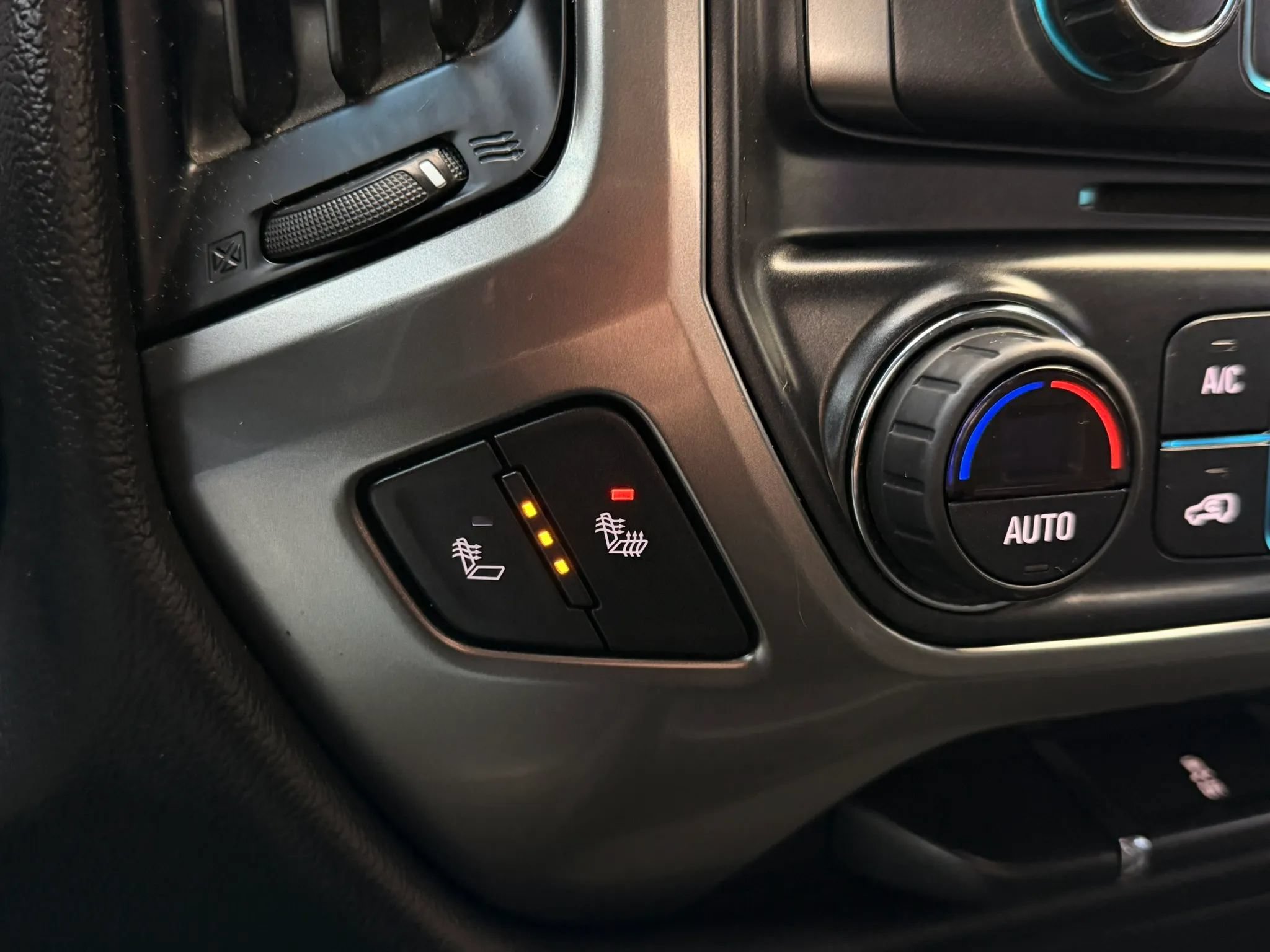 Used 2019 Chevrolet Silverado 2500 LT w/ All Star Edition AWD/4WD image 16