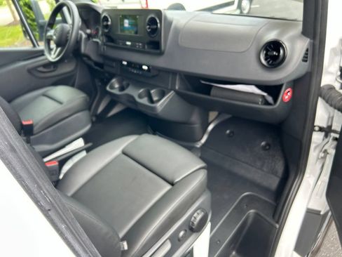 Used 2024 Mercedes-Benz Sprinter 3500 image 16