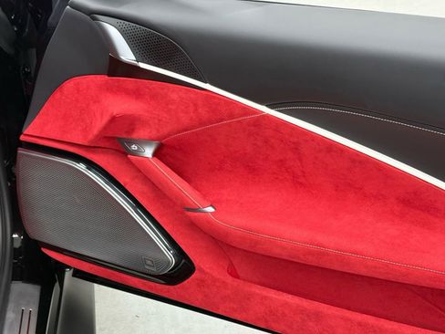 Used 2025 Ferrari Roma Spider image 33