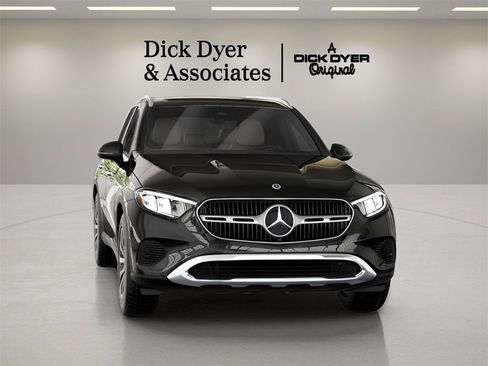 Used 2025 Mercedes-Benz GLC 300 GLC 300 image 30