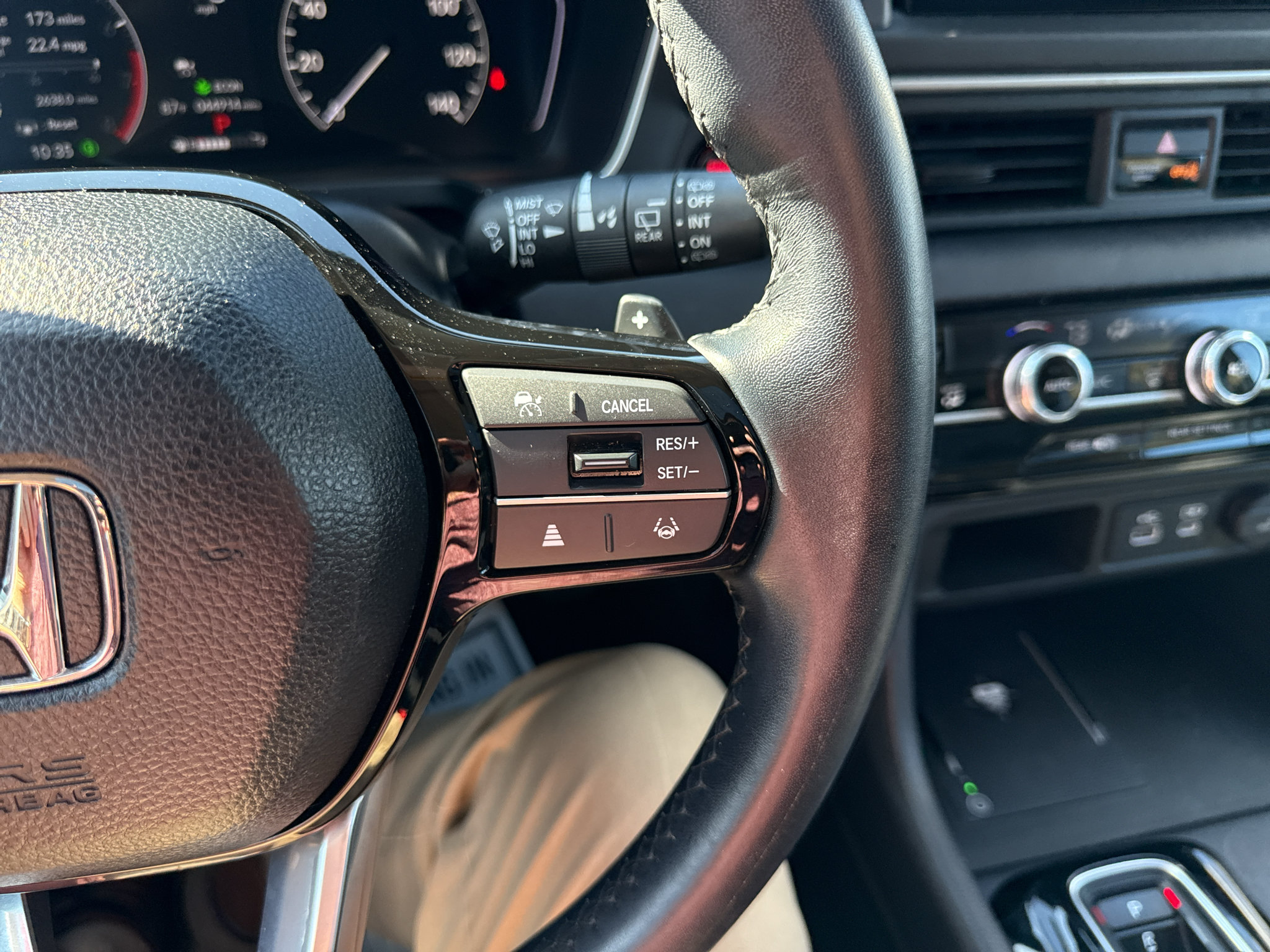 Used 2025 Honda Pilot Touring image 27