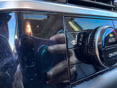 Used 2023 Nissan Pathfinder SL w/ SL Premium Package image 24