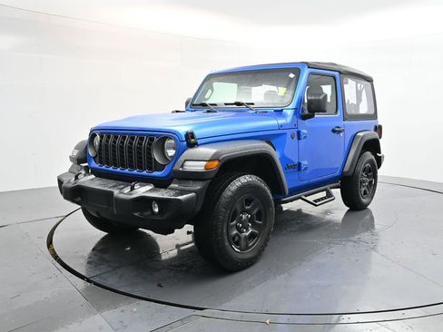 Used 2025 Jeep Wrangler Sport image 3