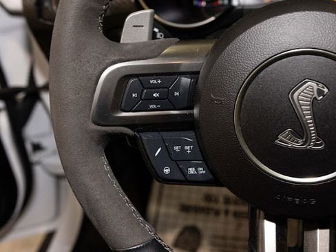 Used 2021 Ford Mustang Shelby GT500 w/ Carbon Fiber Track Pack image 35