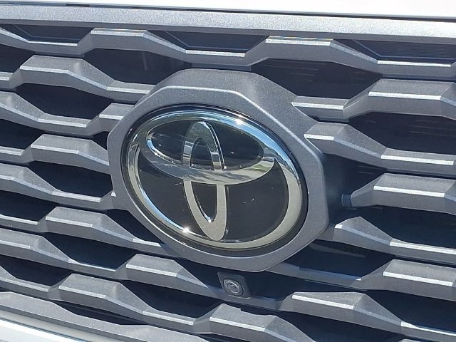 Used 2023 Toyota Tacoma TRD Off-Road w/ Advanced Technology Package AWD/4WD image 30