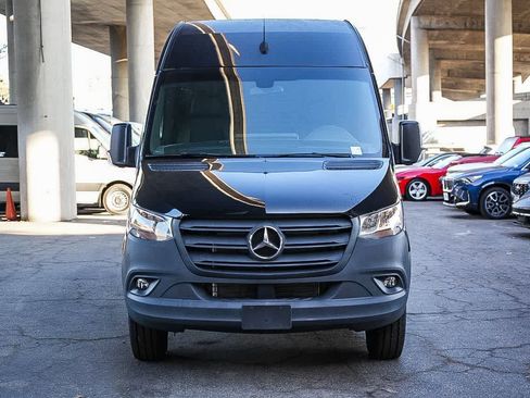 Used 2024 Mercedes-Benz Sprinter 3500 image 2
