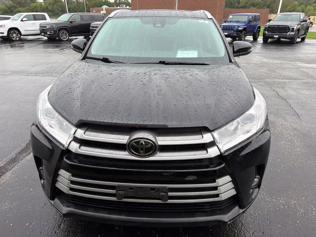 Used 2019 Toyota Highlander XLE AWD/4WD image 4